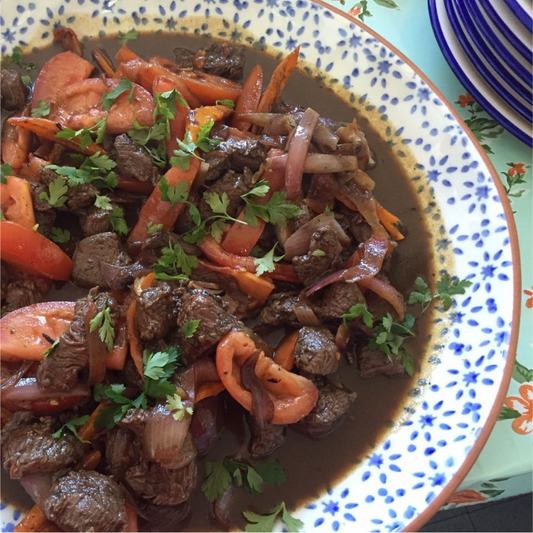 Lomo Saltado con Fetuccini a la Huancaína